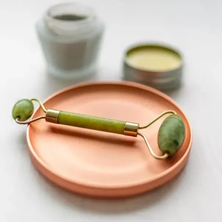 rouleau-jade-visage